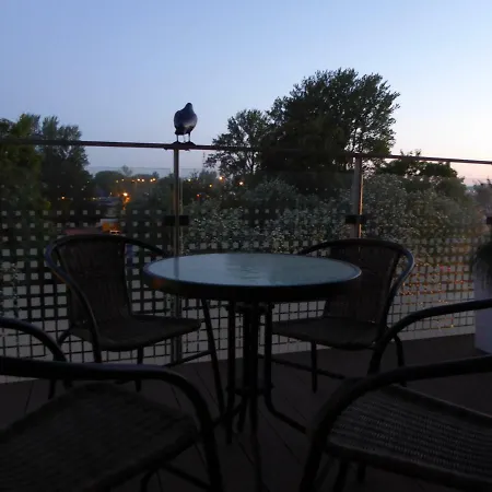 Grand De Luxe Solna *