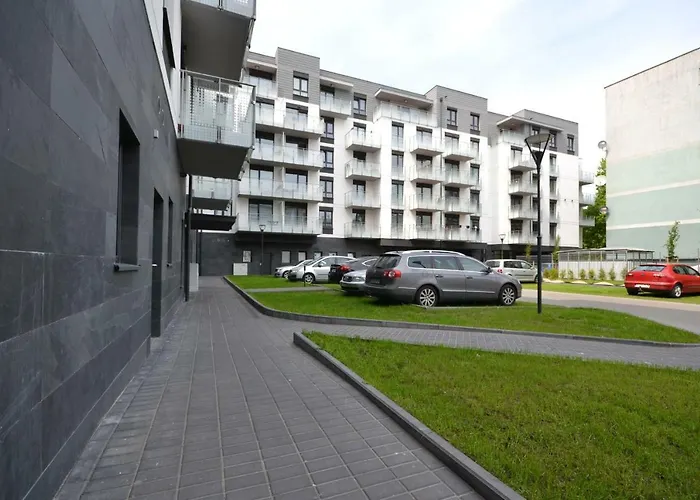 Grand De Luxe Solna 코워브제크