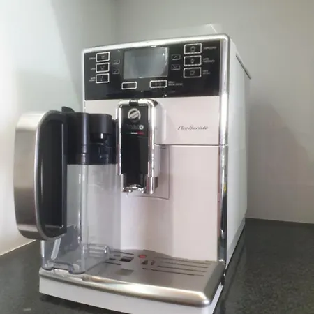 Grand De Luxe Solna Апартаменты *