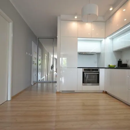 Grand De Luxe Solna