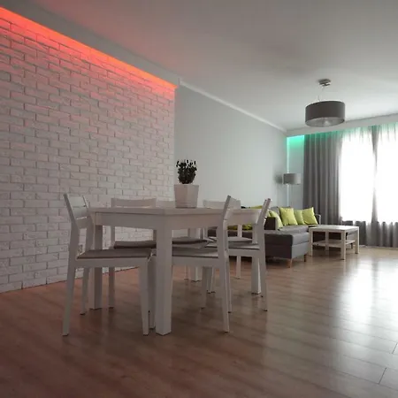 Grand De Luxe Solna Apartamento